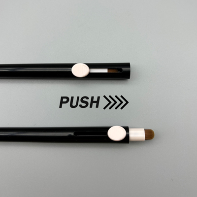 قیمت خوب مخزن خالی Twist Up Lip Liner OEM Logo Eyeliner قلم قلم بسته بندی مخزن لب لاینر با برس لب کش آنلاین